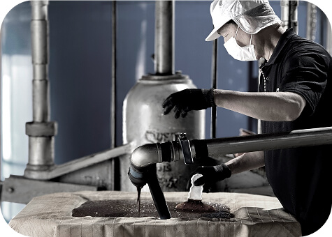 80년 전통의 장 공장